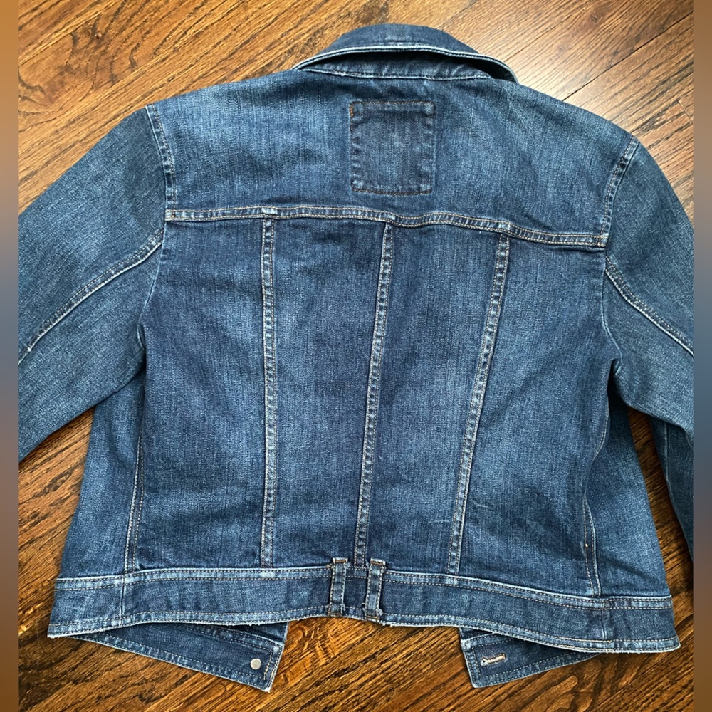 LOFT- Denim Jacket Button down medium dark wash semi cropped jean jacket size 8 - Picture 9 of 16